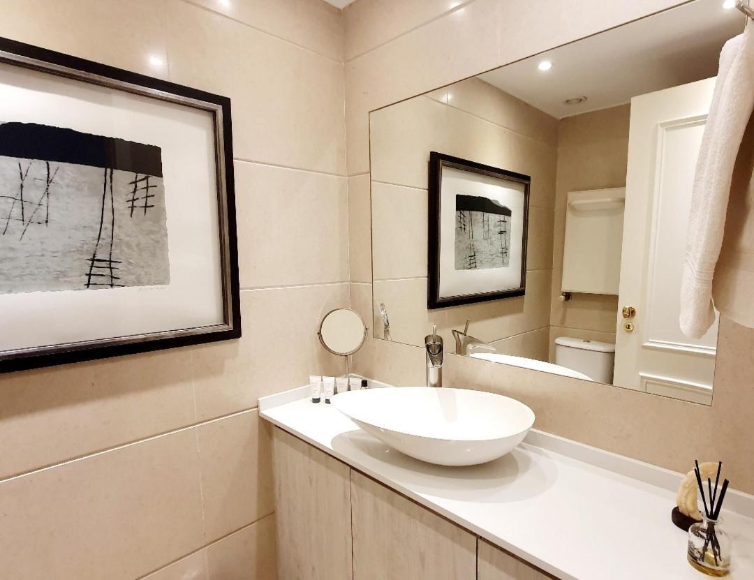 River View & Close To The Beach - Quarto Em Almada Exteriér fotografie